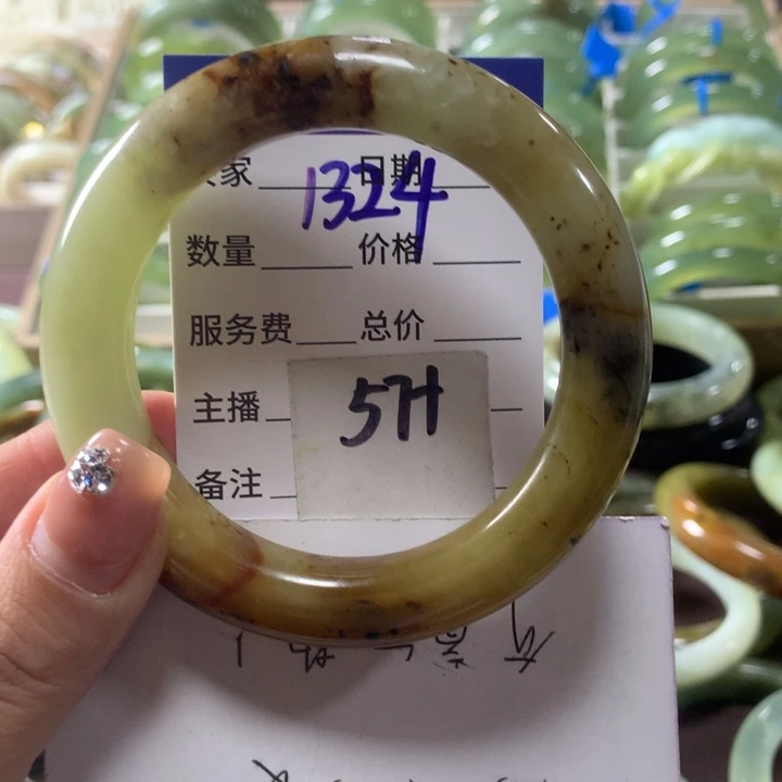 蛇纹石玉未镶嵌手镯1324