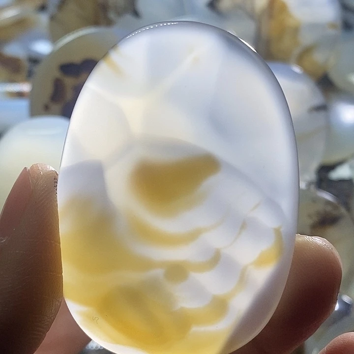 未镶嵌颈饰玛瑙/玉髓梦**裳