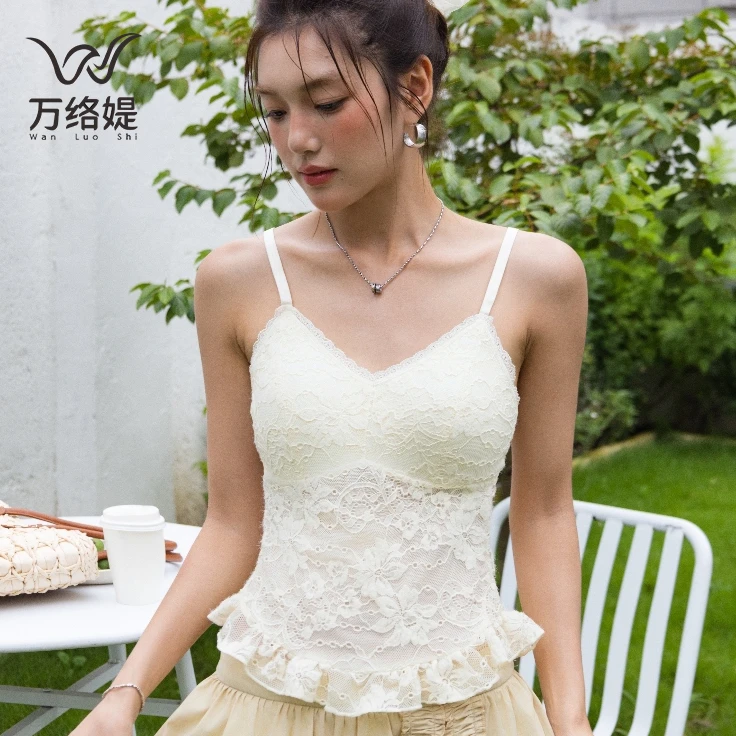 万络媞2538纯欲蕾丝荷叶边吊带自带胸垫V领下摆花边少女背心内搭