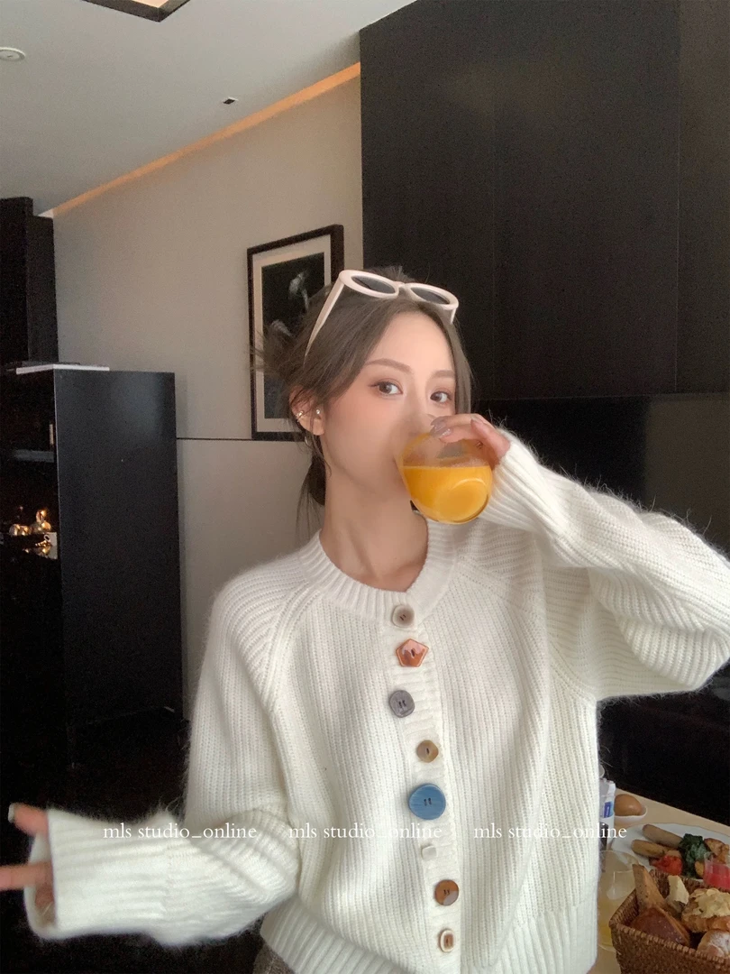 【新品首发】纯色奶系秋冬新款女宽松韩版针织衫加厚毛衣开衫女