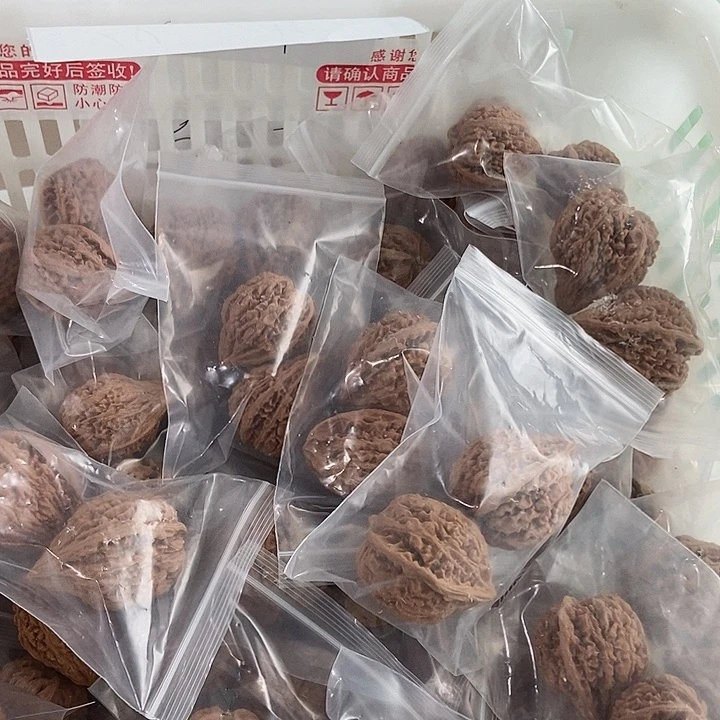 吊坠文玩核桃坐佛瑕疵