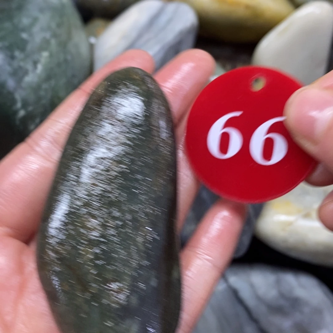 未镶嵌和田玉（糖玉）挂件