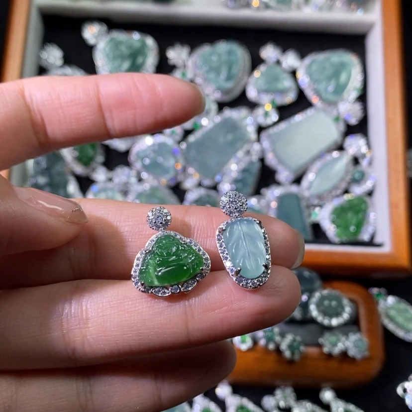 【闪购商品】翡翠颈饰未镶嵌小**柿天然