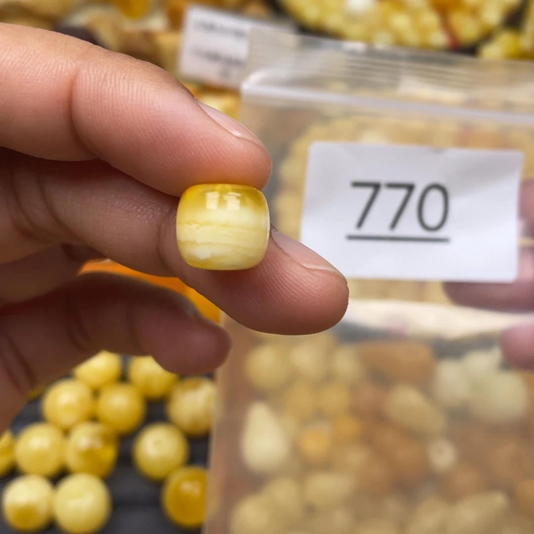 琥珀珠宝奇石未镶嵌她****?微瑕