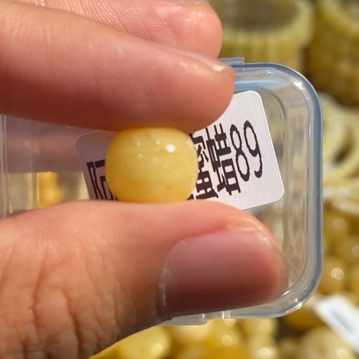 未镶嵌琥珀珠宝奇石89