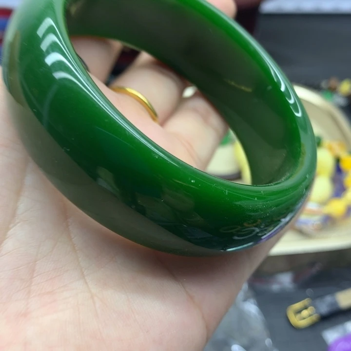 和田玉（糖玉）未镶嵌颈饰吊坠