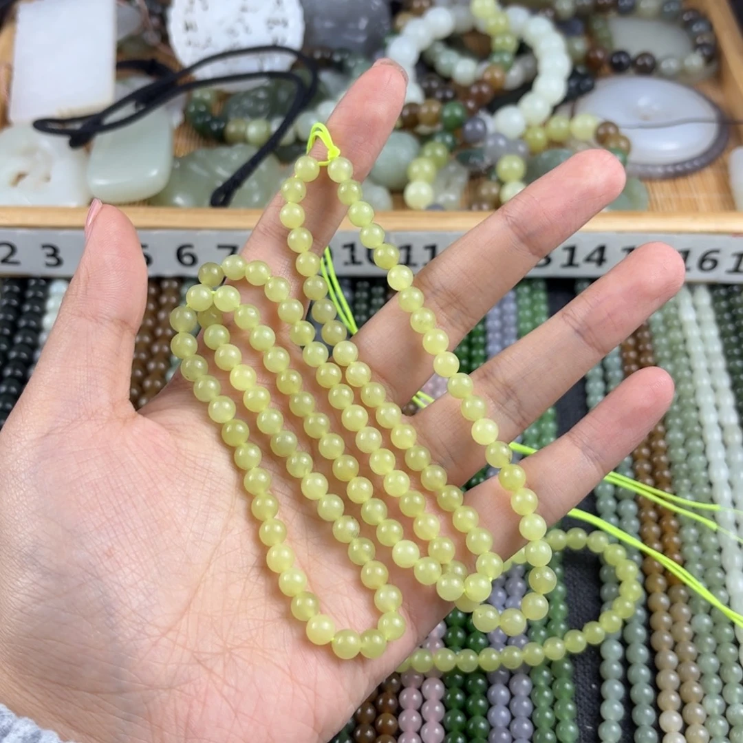熙***茹和田玉未镶嵌颈饰