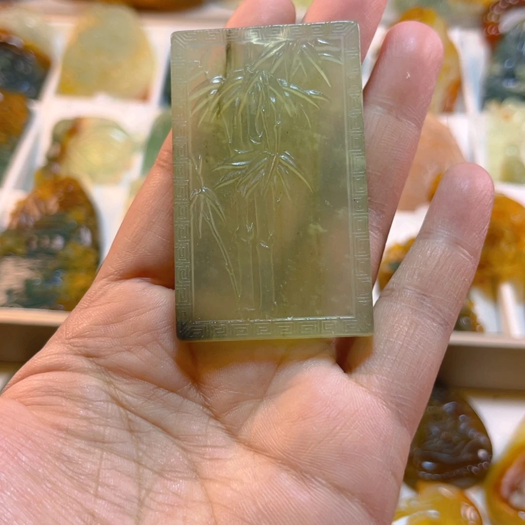 未镶嵌蛇纹石玉颈饰