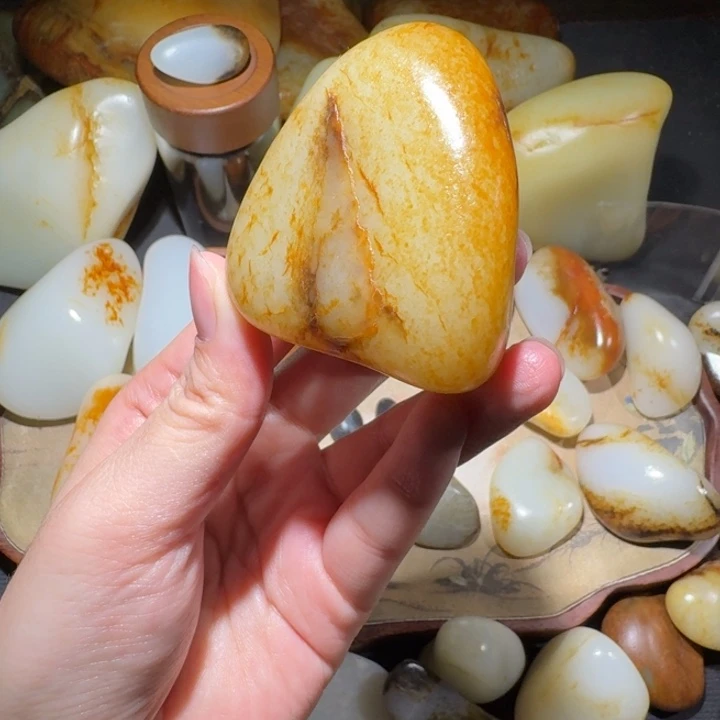 未镶嵌和田玉（糖玉）挂件和田玉