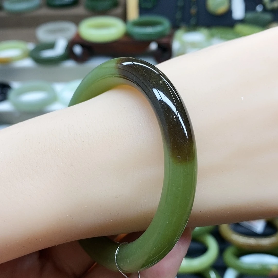 【闪购商品】未镶嵌手镯和田玉