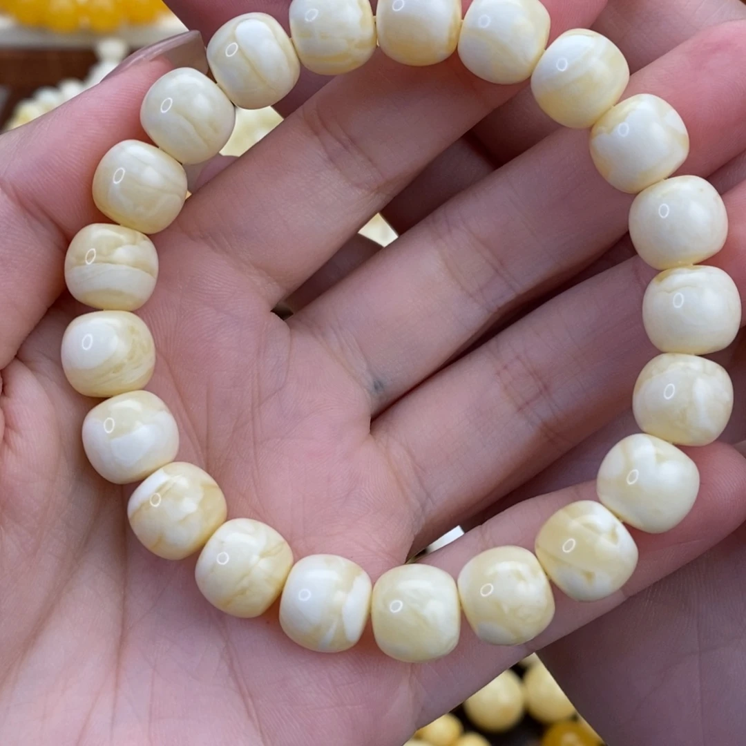 蜜蜡未镶嵌裸石11mm