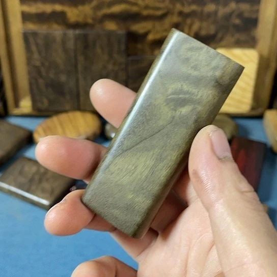 【闪购商品】贰**二金丝楠阴沉木手把件