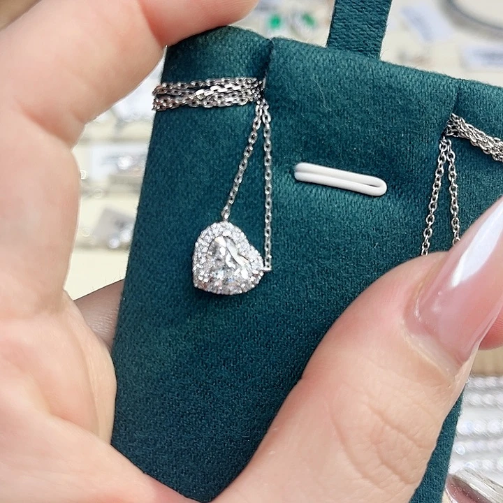 实验室培育钻石铂Pt950镶嵌心形围镶项链