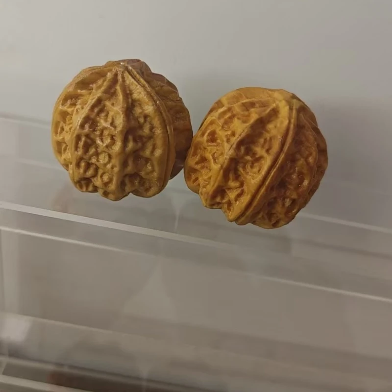 一对创意可爱核桃造型貔貅立体桌面小摆件木质雕刻工艺品居家饰品