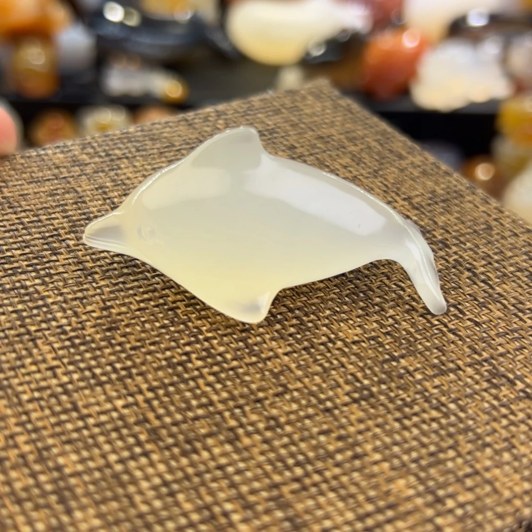 未镶嵌手玩摆件挂件定制玛瑙海豚