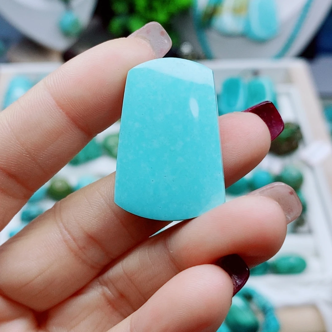 绿松石未镶嵌颈饰