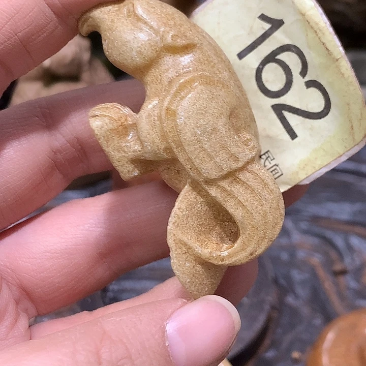 用***5和田玉未镶嵌颈饰