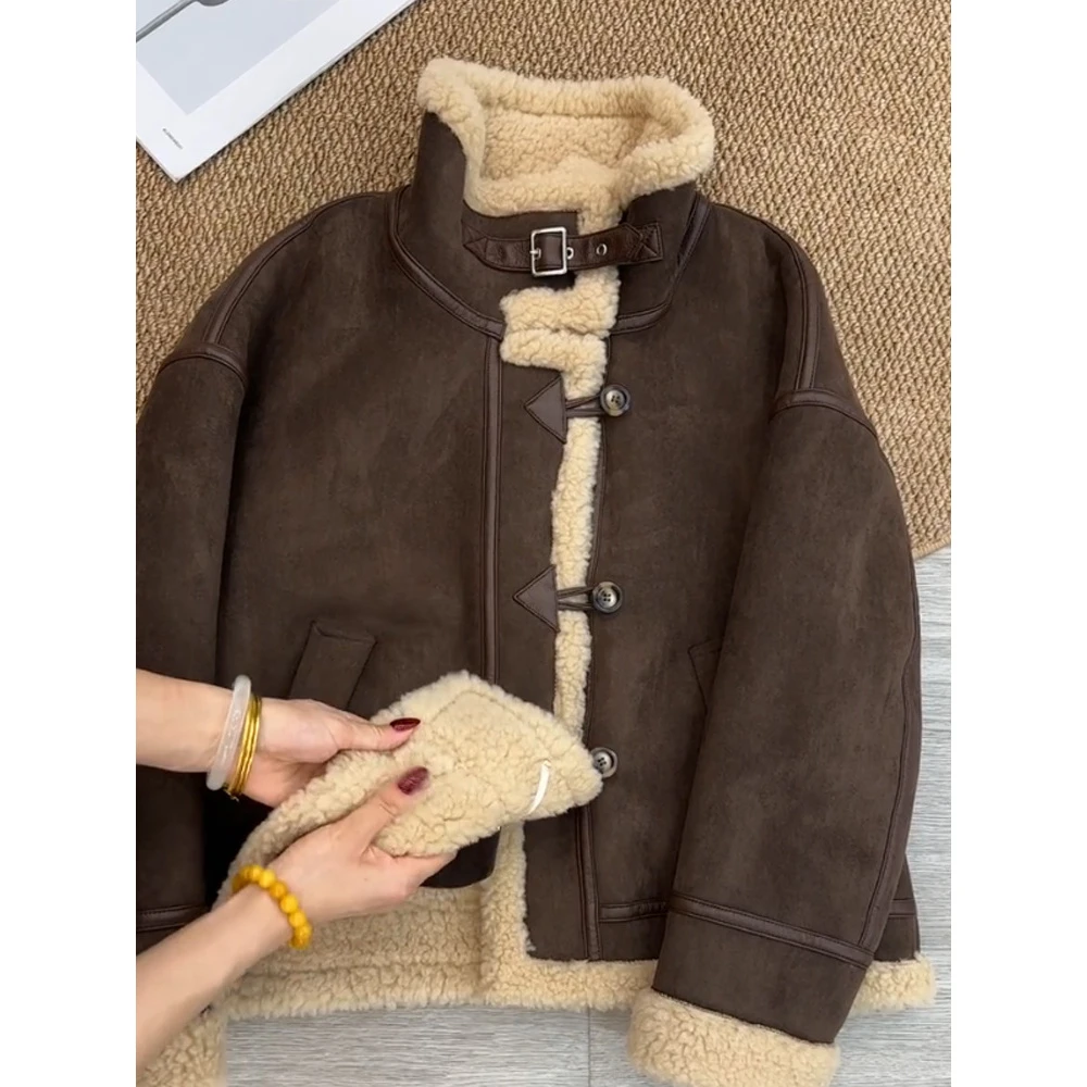 美拉德复古牛角扣皮毛一体外套女2025秋冬设计感时尚百搭保暖上衣