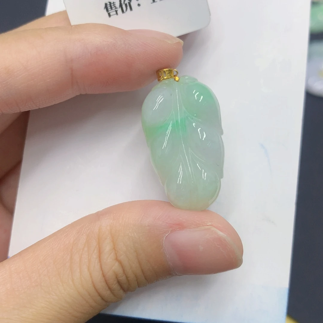 翡翠18K金镶嵌颈饰翡翠