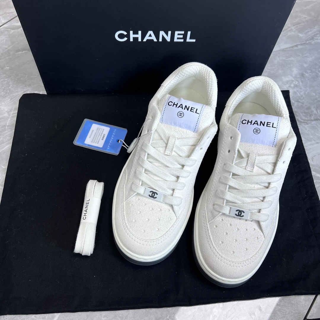 未使用 Chanel/香奈儿 36码！luxury 后背徽标低帮休闲鞋 白色运动