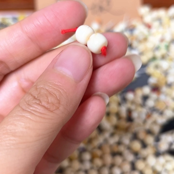 裸石蜜蜡未镶嵌7.3mm一对