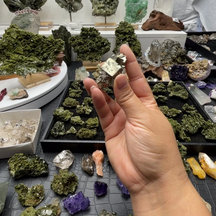 未镶嵌珠宝半成品水晶