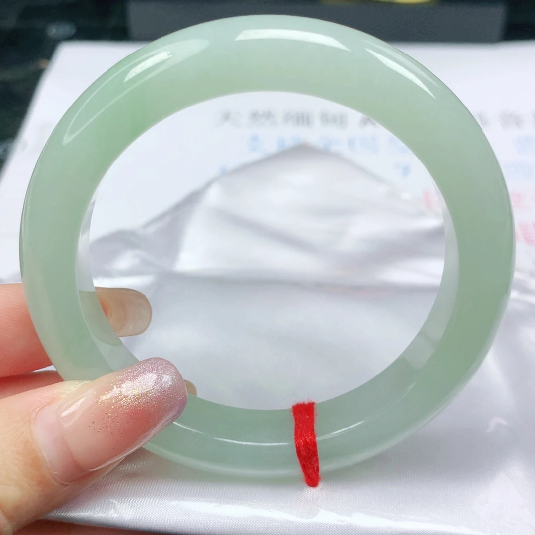 翡翠未镶嵌手镯正