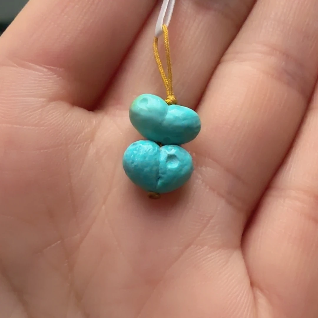 绿松石未镶嵌颈饰