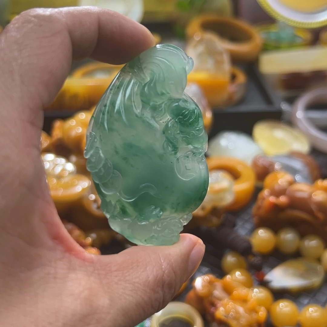 石英质玉未镶嵌颈饰
