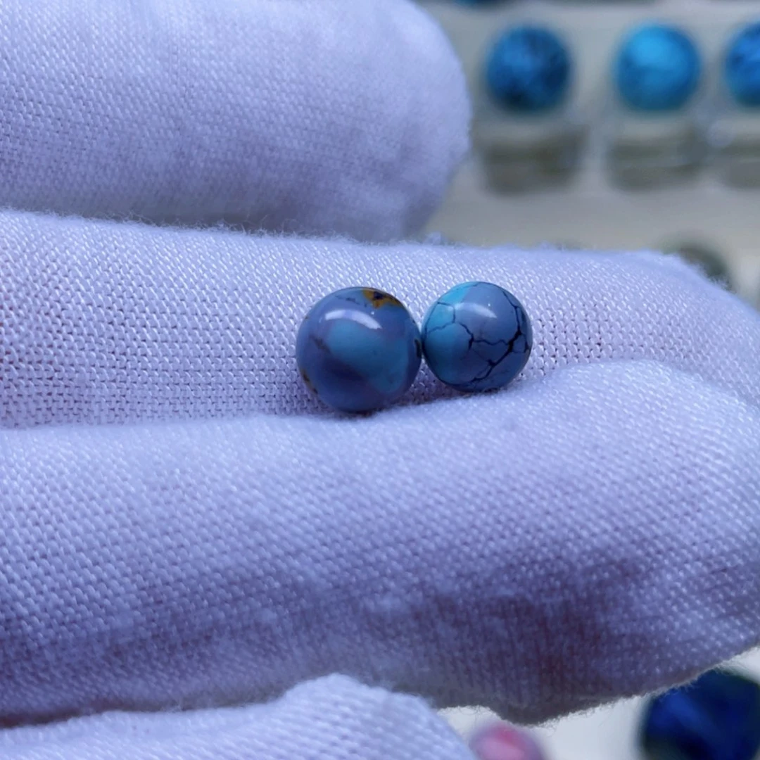 绿松石未镶嵌颈饰