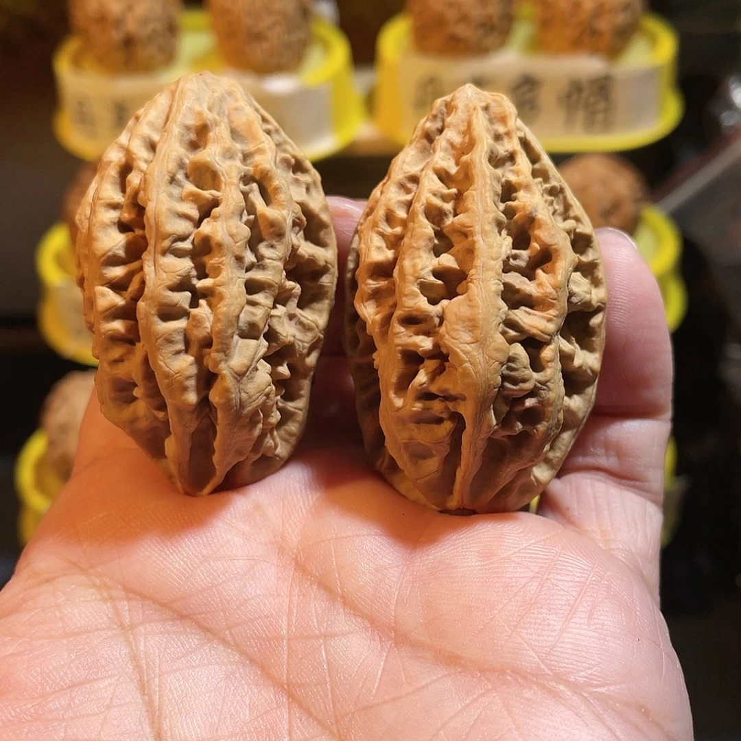 吊坠文玩核桃狂龙纹