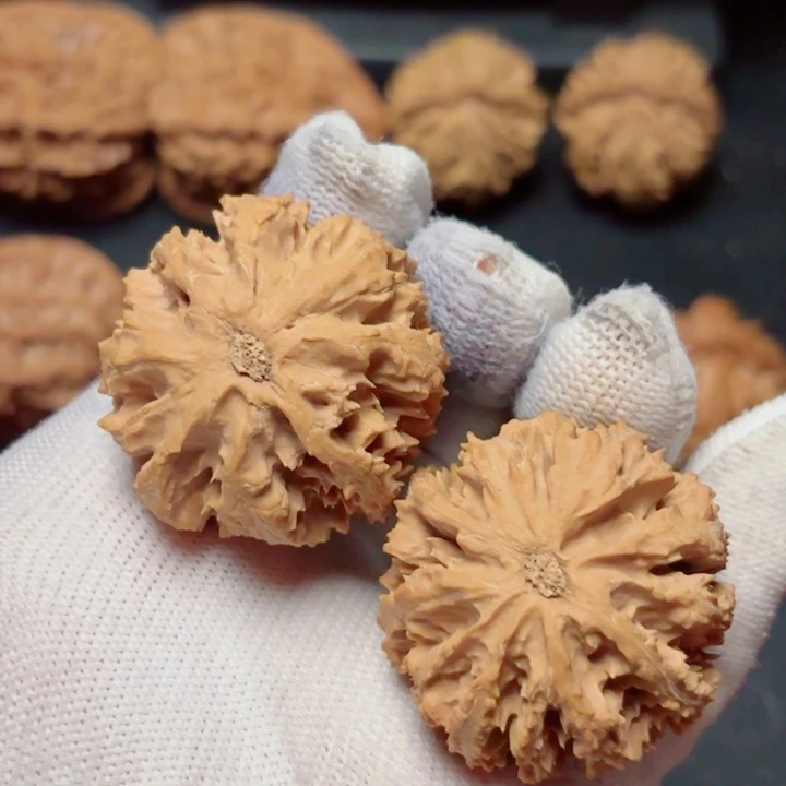 文玩核桃把件秦岭灯笼16