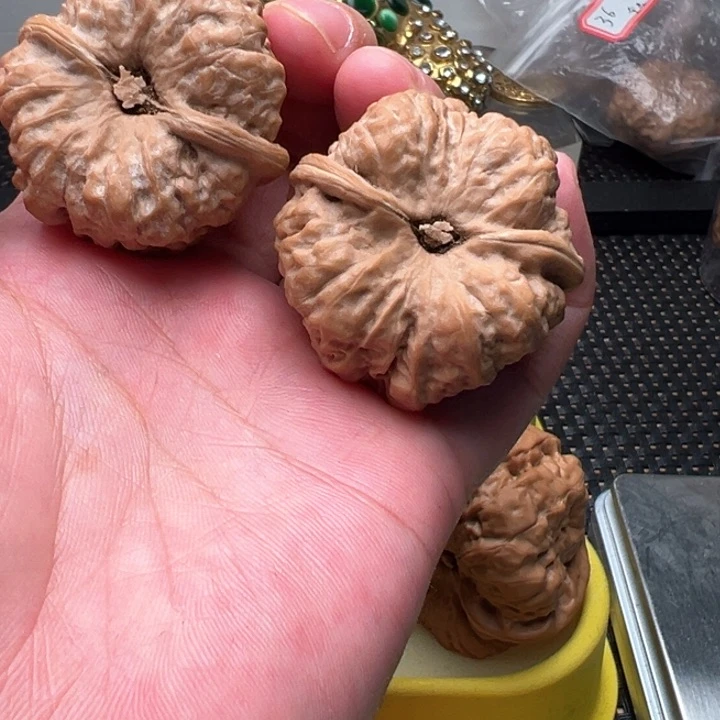 文玩核桃吊坠T****色文玩核桃文玩核桃