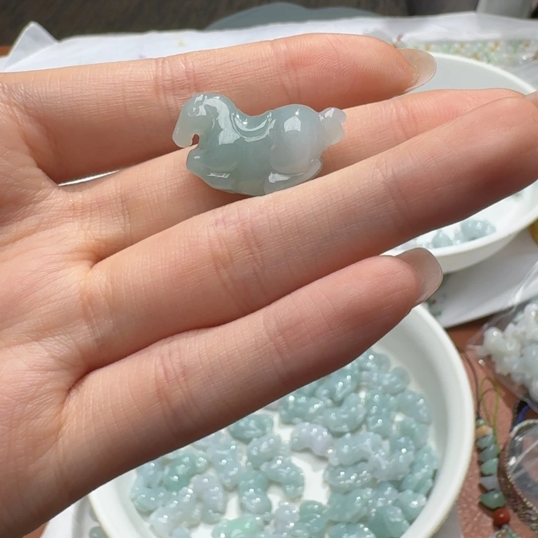 未镶嵌挂件翡翠欣