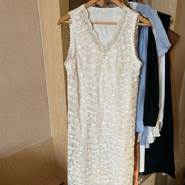 南油夏季新款重工刺绣V领无袖气质长裙