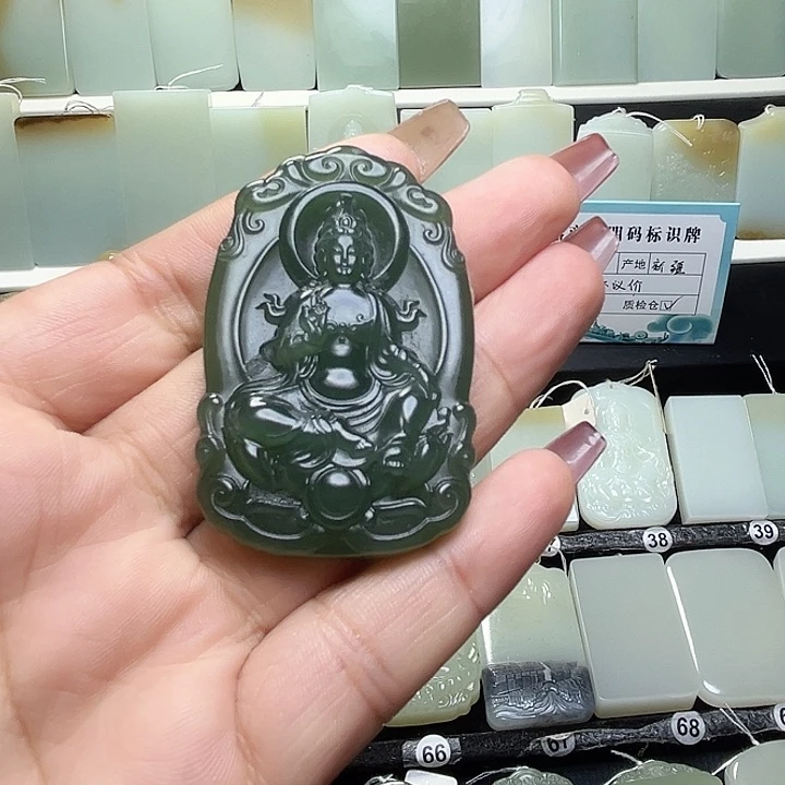 颈饰未镶嵌和田玉