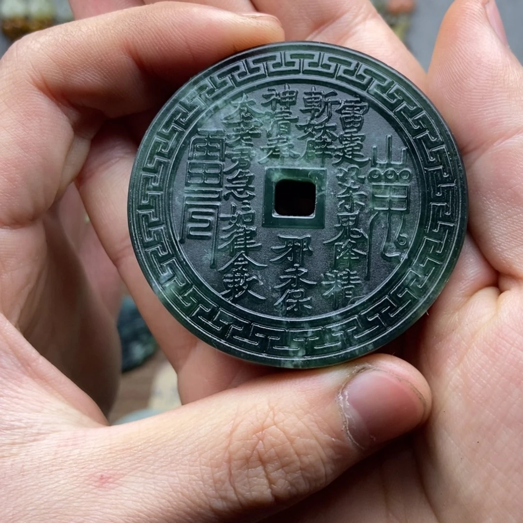 蛇纹石玉颈饰未镶嵌鶴*?