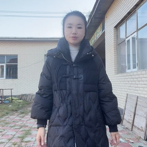 背心好看美丽动人