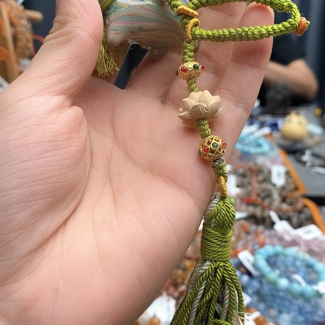 水晶手链未镶嵌是**哟