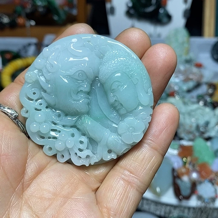 翡翠未镶嵌吊坠(赠链)