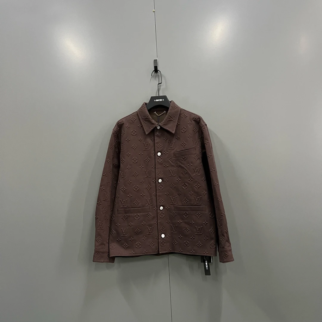 未使用 LouisVuitton/路易威登 (ll) 褐色压纹外套 46码/018098