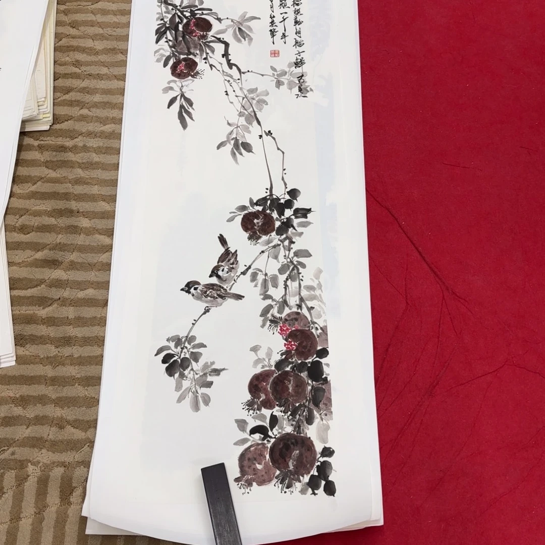 国画花鸟等图案和造型各有特色