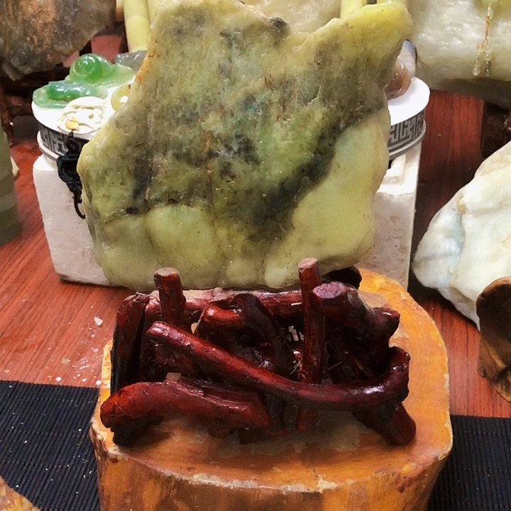 未镶嵌蛇纹石玉珠宝奇石用****砉