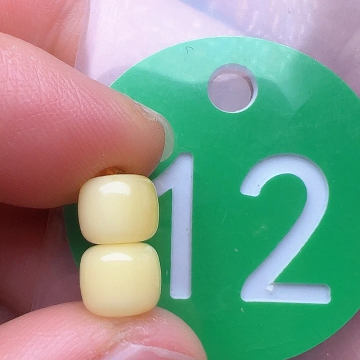 蜜蜡裸石未镶嵌7m m