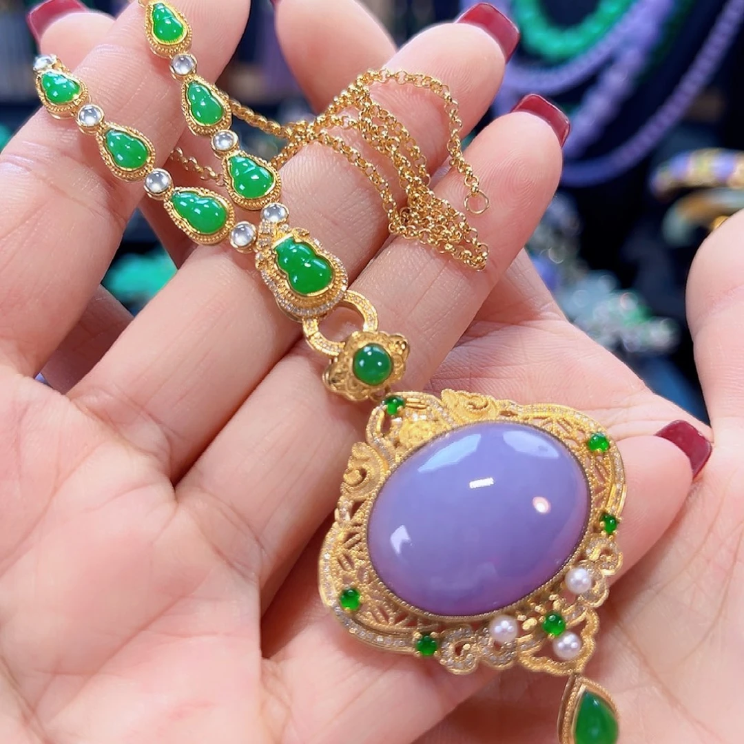 翡翠18K金镶嵌颈饰签收后24小时鉴赏期