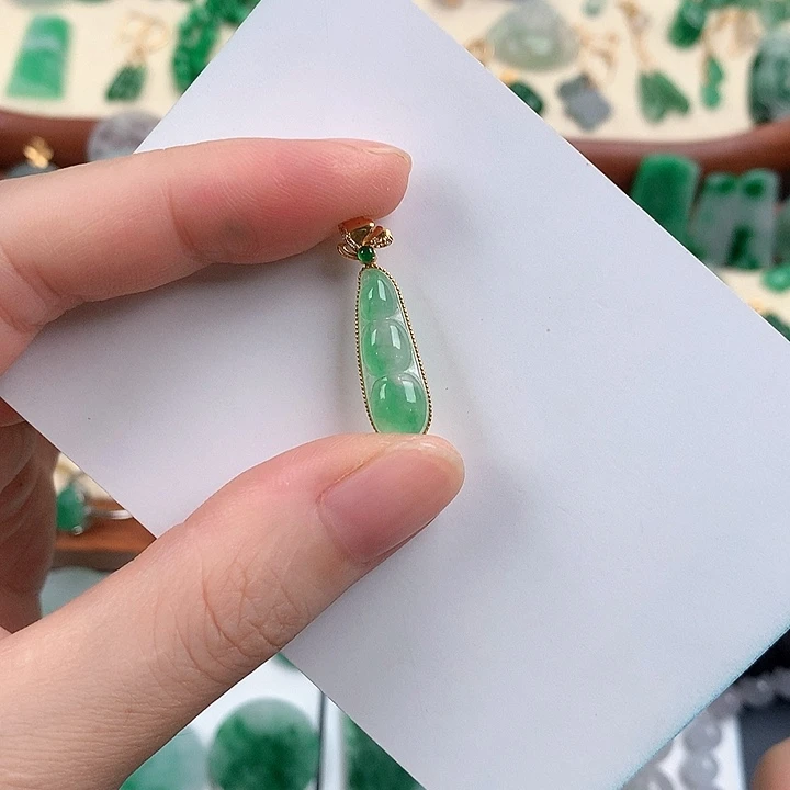 颈饰18K金镶嵌翡翠8532676567