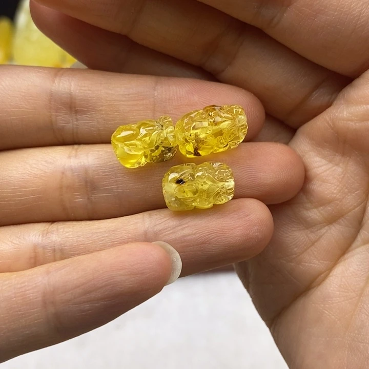 未镶嵌蜜蜡裸石微瑕