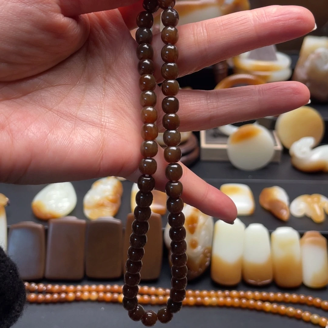 和田玉（糖玉）未镶嵌颈饰