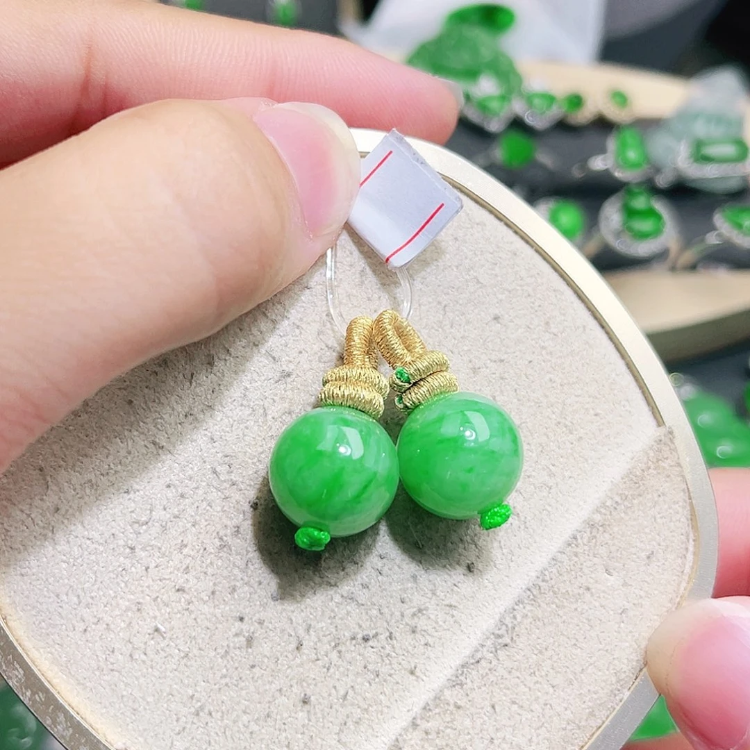 翡翠未镶嵌挂件裸石