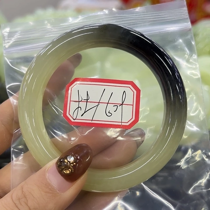 杜***杜蛇纹石玉未镶嵌手镯